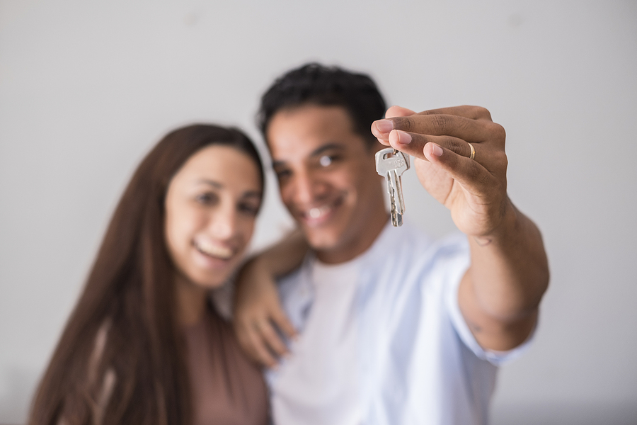 Buying a house before marriage as a couple in Illinois